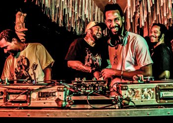 DJ Raiz, DJ Pureza, DJ Leandro Vitrola e Telefanksoul no Baile Sempre Viva
