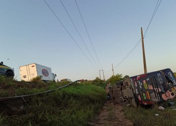 Acidente com ônibus de Devinho Novaes em Alagoas; saxofonista morreu