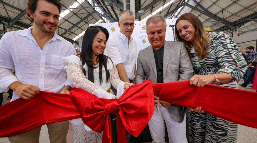 Lauro de Freitas: Novo centro gastronômico e comercial foi aberto ao público