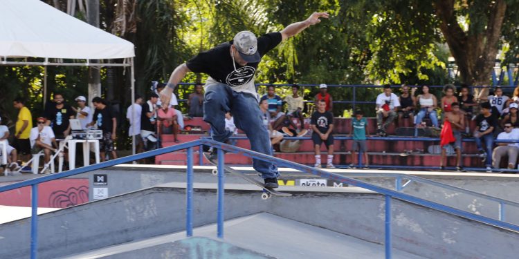 Lauro de Freitas vai sediar a 1ª etapa do Circuito Baiano de Skate Street Amador