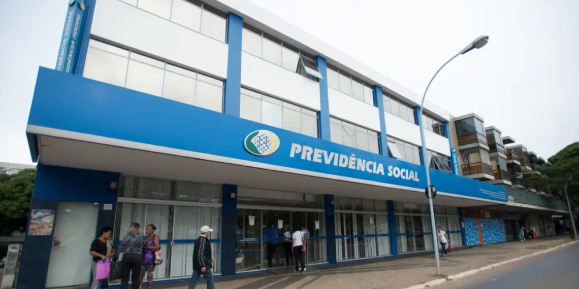 INSS começa a pagar nesta quarta 13º antecipado