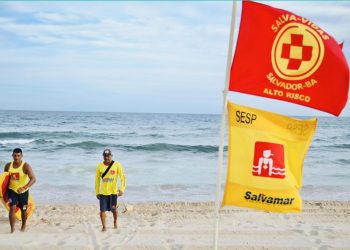 Salvamar alerta para risco de afogamentos e orienta banhistas sobre mar agitado em Salvador