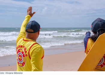 Prefeitura de Lauro de Freitas alerta para aumento das ondas e reforça orientações de segurança nas praias