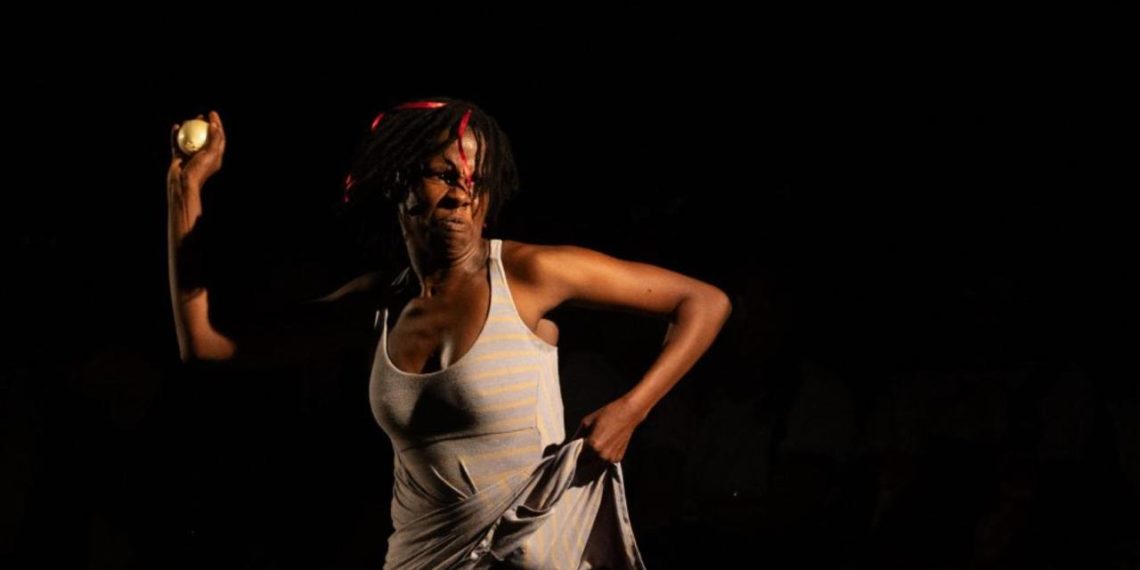 Espetáculo Poesia de um Corpo tem apresentação gratuita no Teatro Cidade do Saber