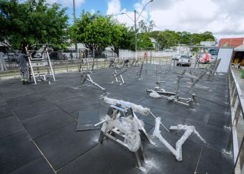 1ª academia pública ao ar livre de Lauro de Freitas chega a 80% de execução