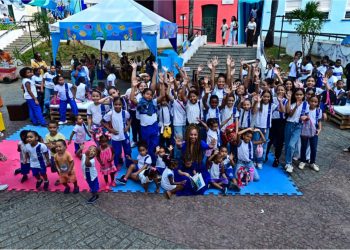 Mais de 160 alunos da rede municipal de Salvador participam de atividades da Flipelô