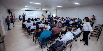Entrega de certificados marca a conclusão dos cursos de qualificação profissional do programa Lauro Capacita