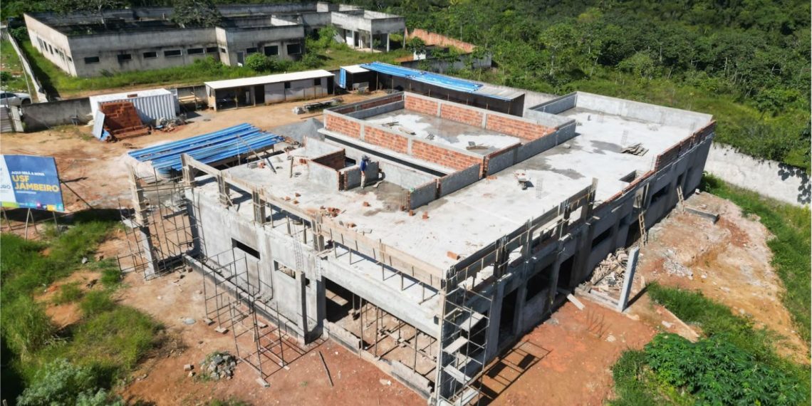Obras da nova Unidade de Saúde da Família Jambeiro avançam e alcançam 45% de execução