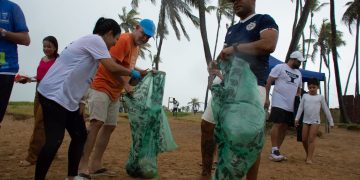 Lauro de Freitas integra o Dia Mundial da Limpeza com mutirão na praia neste sábado