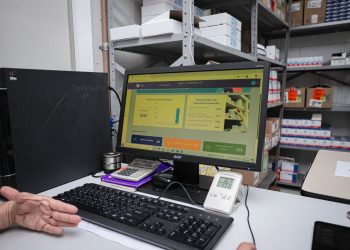 Lauro de Freitas implanta sistema digital para otimizar controle e distribuição de medicamentos na rede municipal