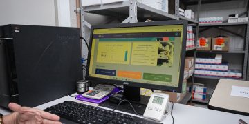 Lauro de Freitas implanta sistema digital para otimizar controle e distribuição de medicamentos na rede municipal