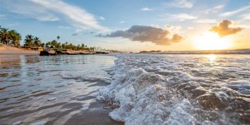 Praia de Santo Antônio, em Mata de São João, conquista certificação internacional Bandeira Azul
